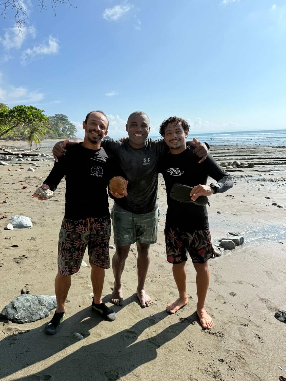 Matapalo surf team on the beach